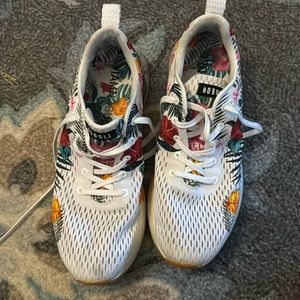 No Bull Tennis shoes.  Size 12.5.  Still in good condition.